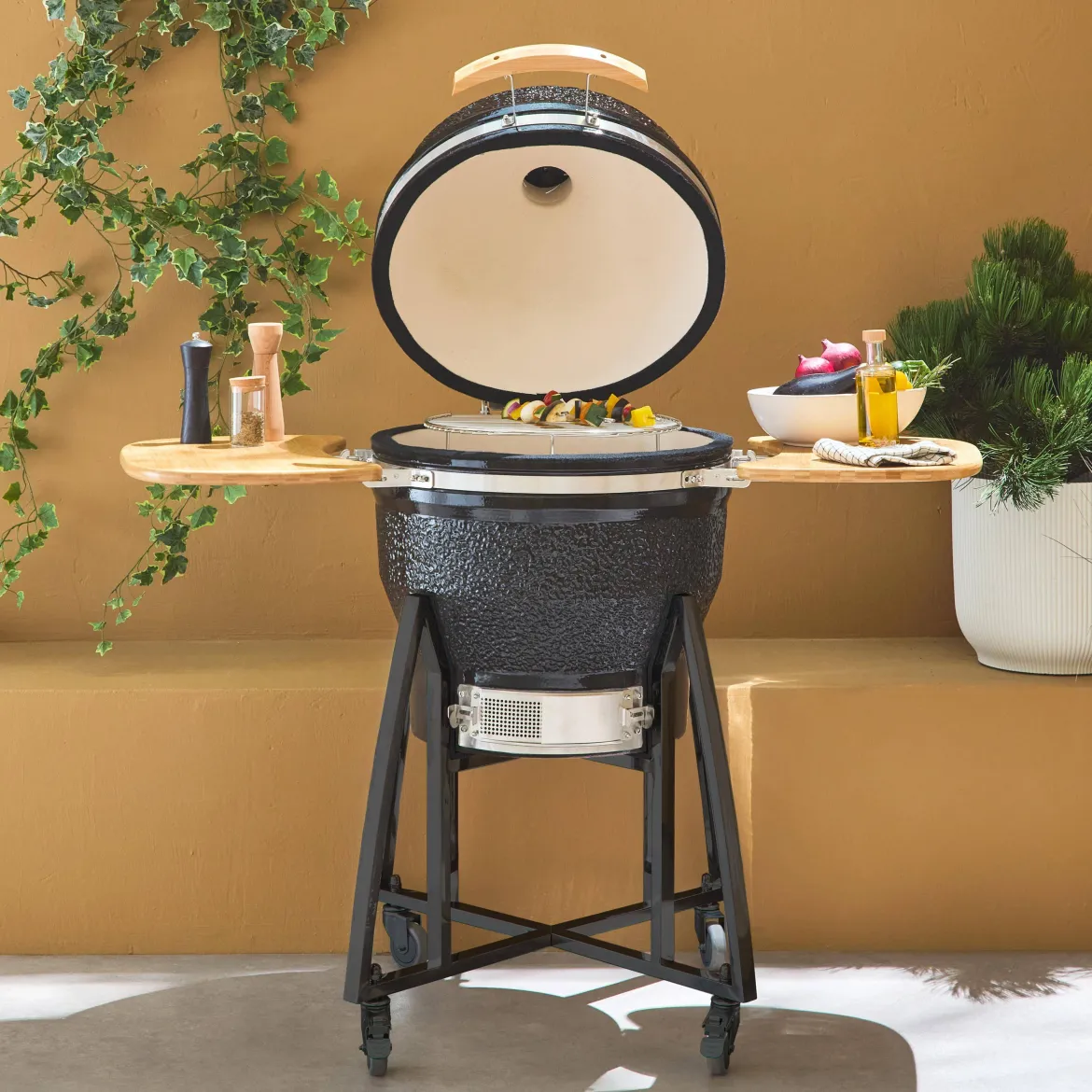 Barbecue a carbone, griglia e affumicatore, ceramica 54,5cm con ruote, ripiani e copertura