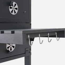 Barbecue a carbonella con copertura