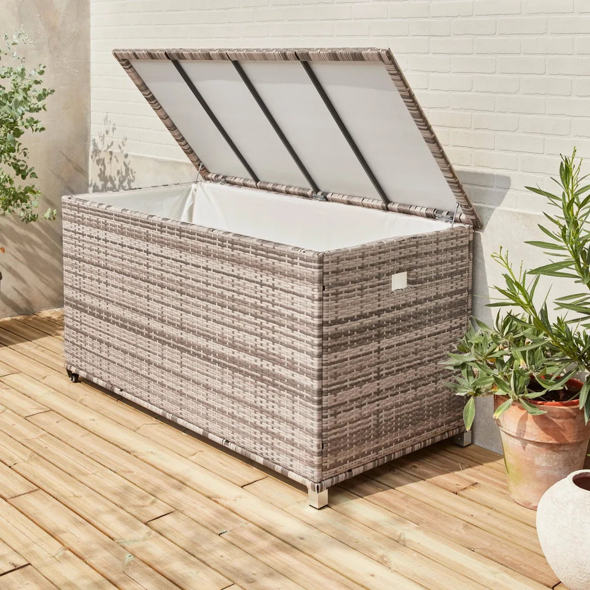 Baule da giardino in resina intrecciata con rotelle e fodera interna, 790L