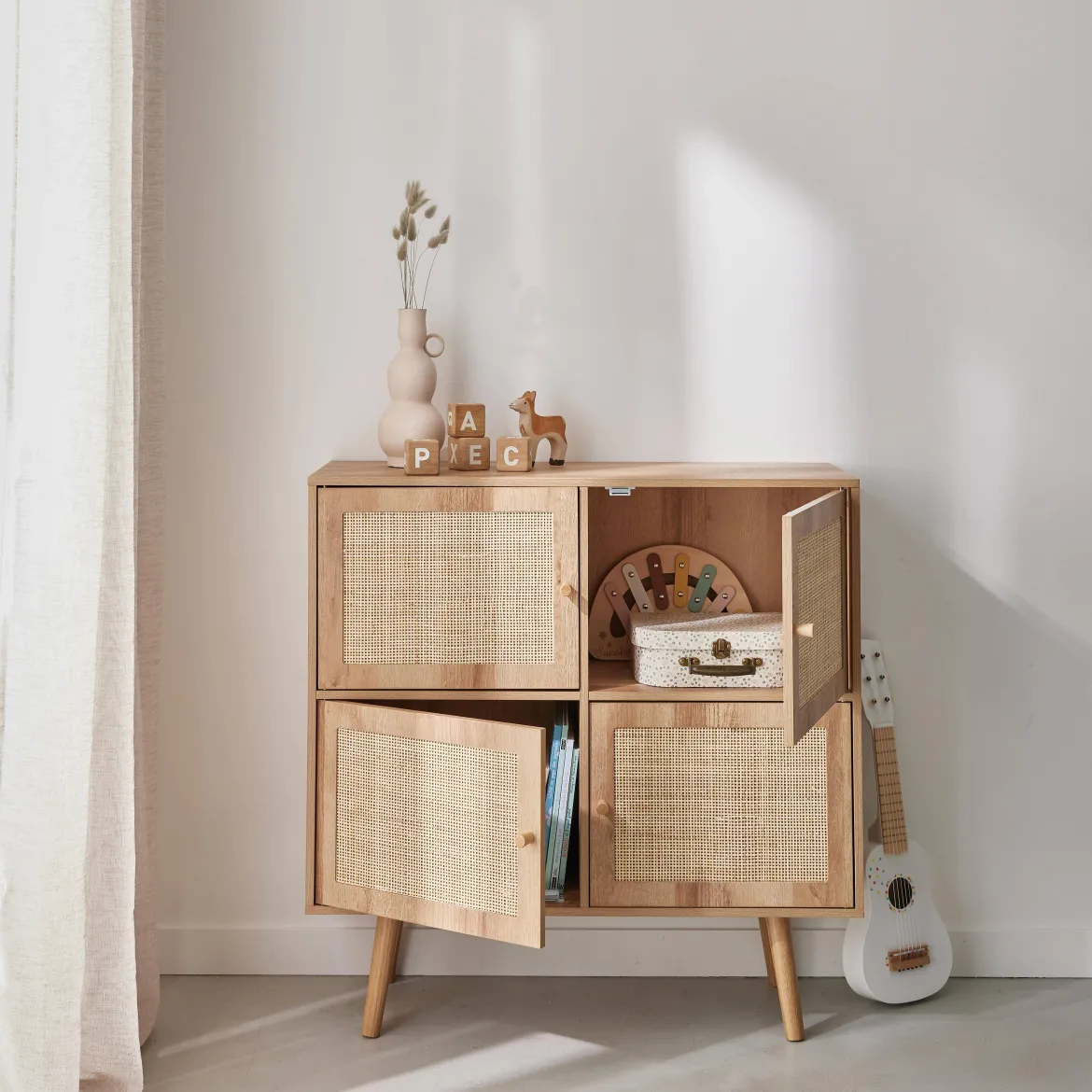 Cassettiera per bambini a 4 ante effetto legno