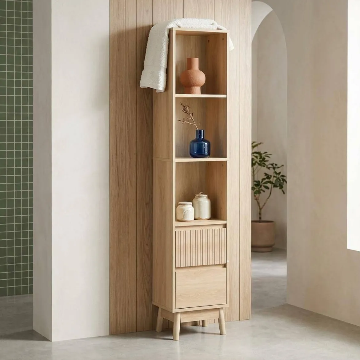 Colonna di stoccaggio decorativa in legno con 3 ripiani e 2 cassetti