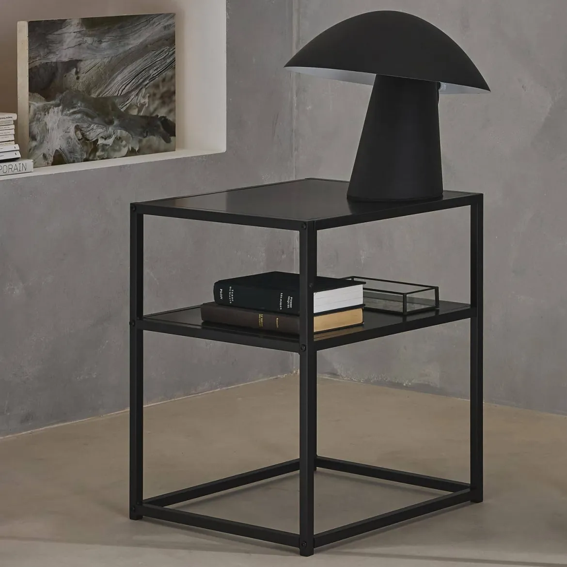 Comodino in metallo nero con ripiano