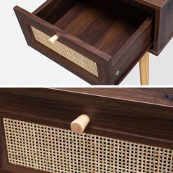 Comodino effetto legno e intrecciatura cannage, 1 cassetto