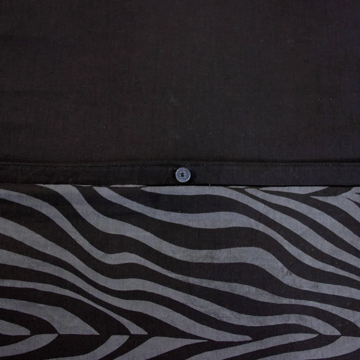 Completo letto in cotone reversibile stampa zebrata 2 posti nero