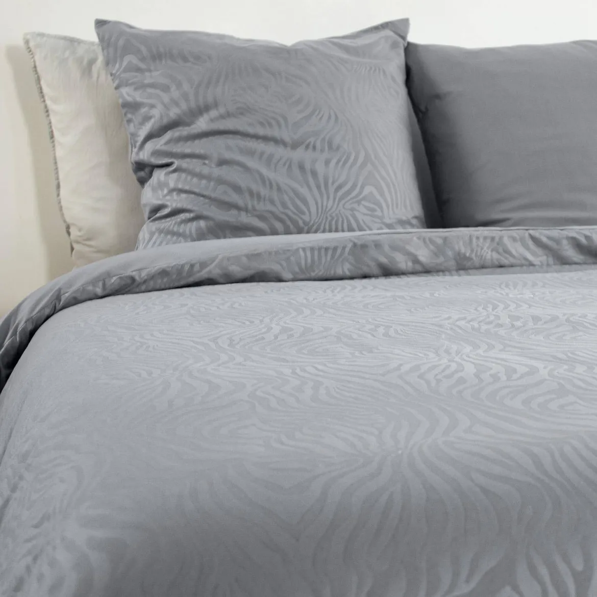 Completo letto in poliestere reversibile stampato zebrato 2 posti grigio