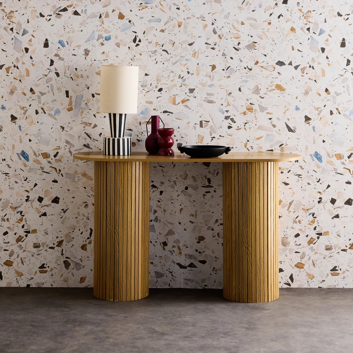 Consolle ovale scandinava con effetto legno scanalato, 120cm