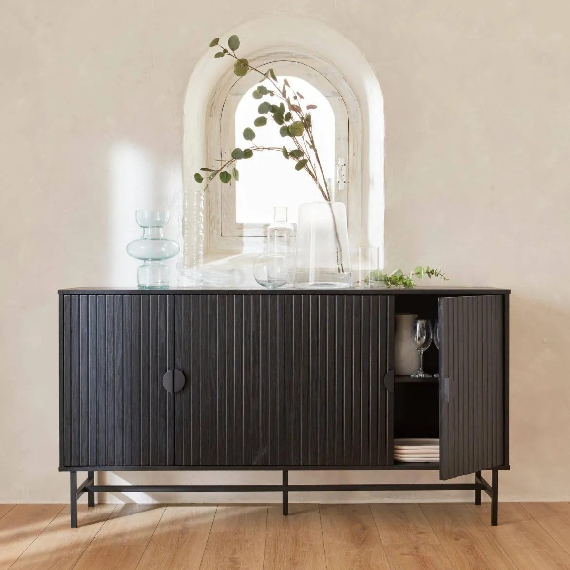 Credenza a 4 ante scanalata effetto legno, 157.5cm