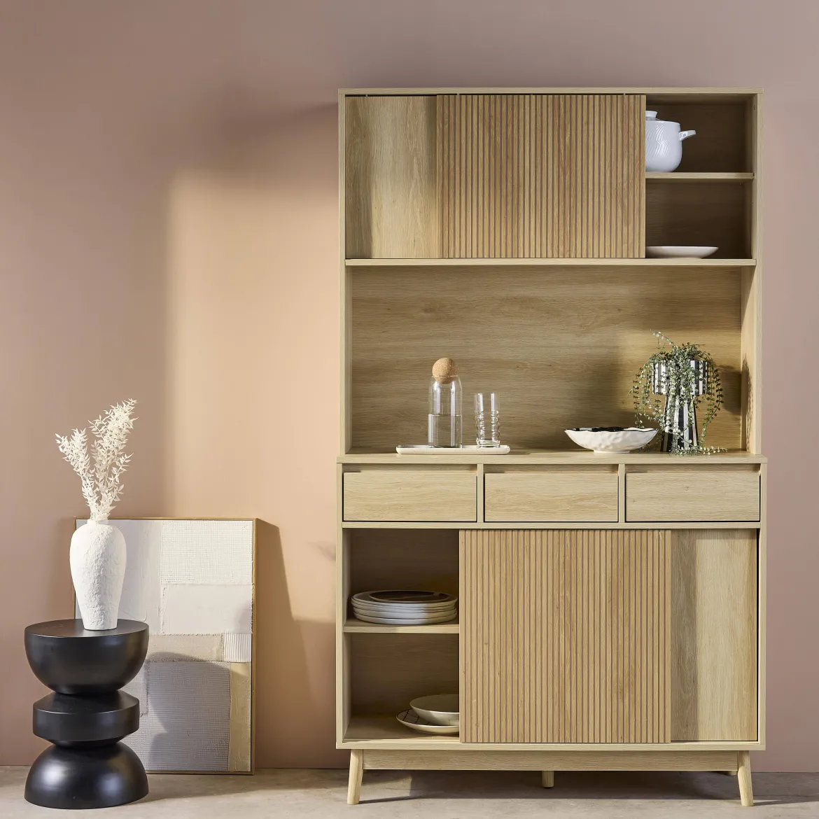 Credenza effetto legno a 4 ante e 3 cassetti, 110cm