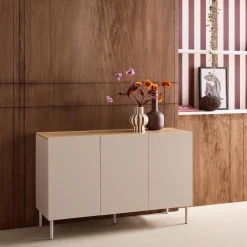 Credenza effetto legno con gambe in metallo 3 ante, 120cm