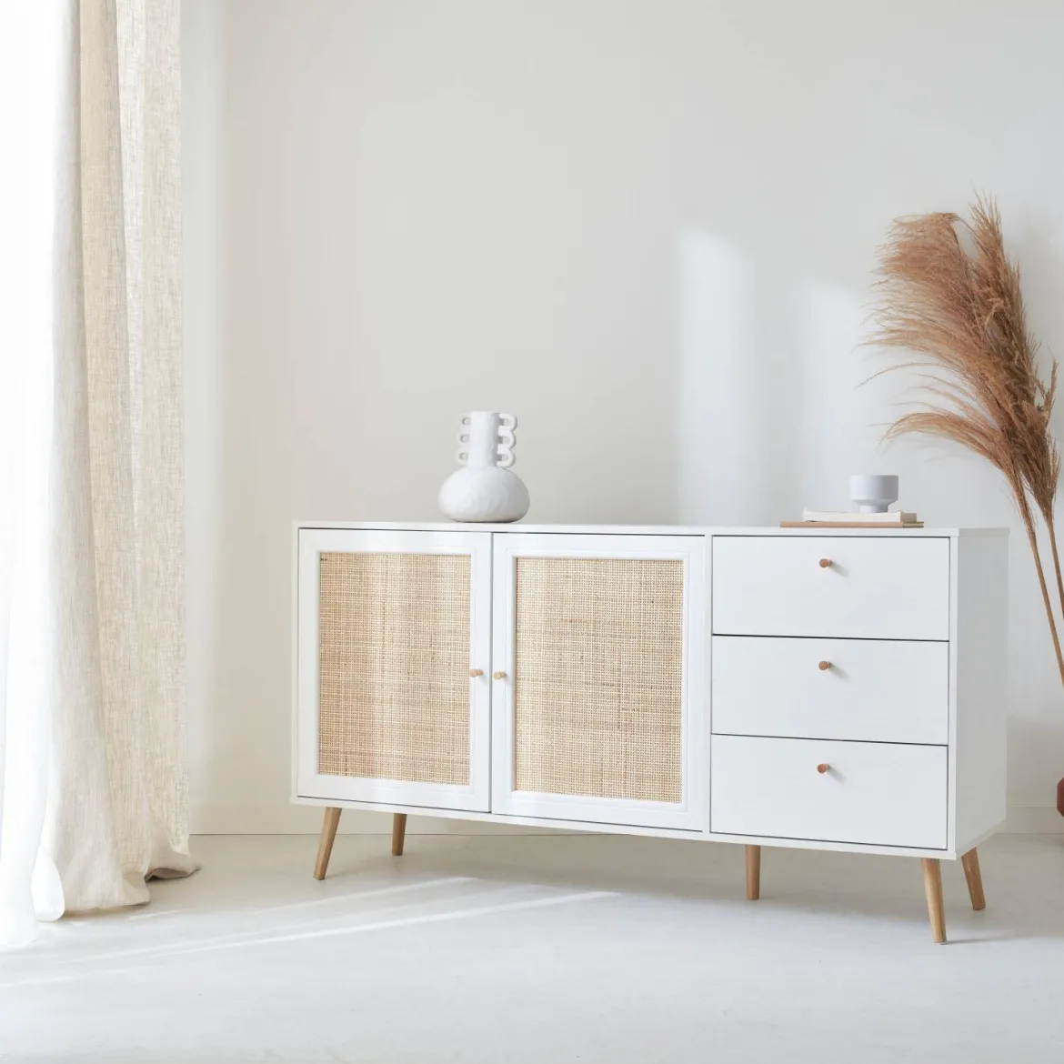Credenza scandinava a 2 ante in canna, 150cm