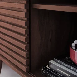 Credenza scandinava effetto legno e anta scorrevole scanalata, 80cm