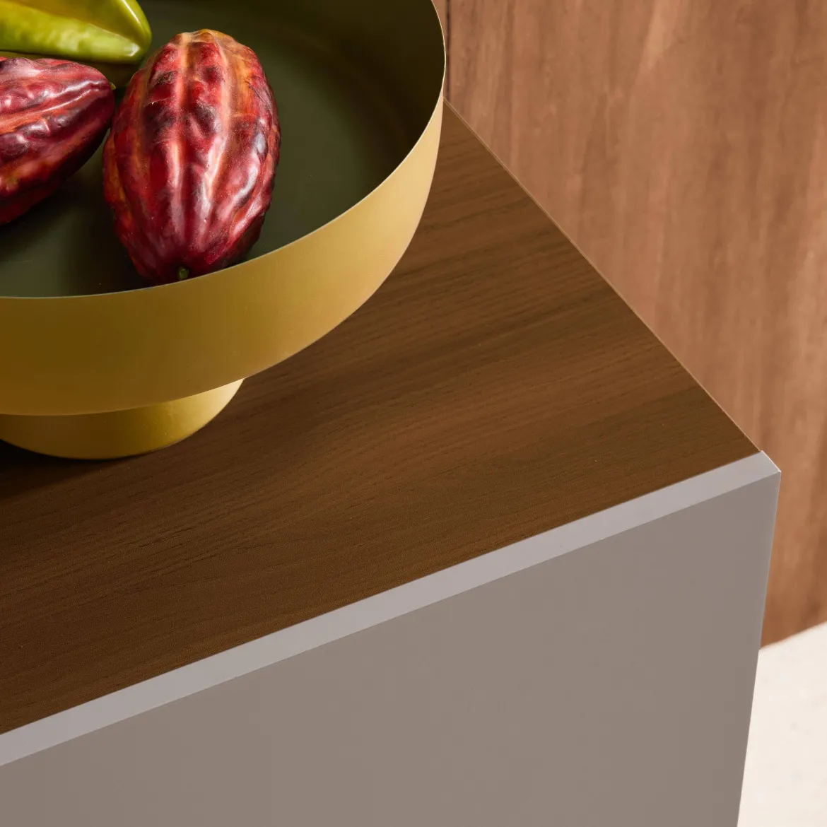 Credenza effetto legno con gambe in metallo 3 ante, 120cm