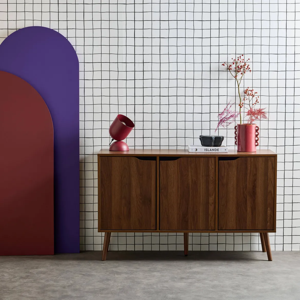 Credenza effetto noce con 3 ante e 3 ripiani, 120cm