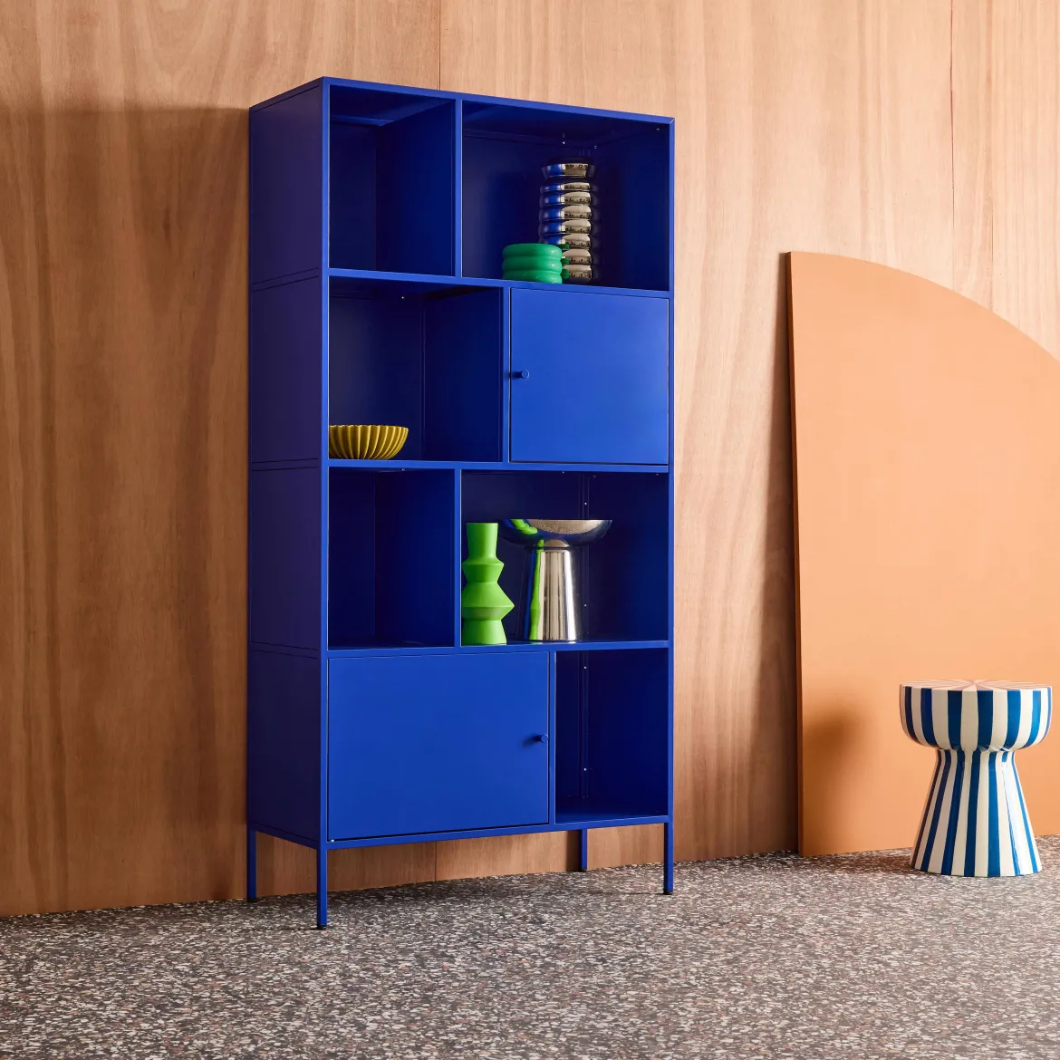 Credenza industriale in metallo con 8 scomparti