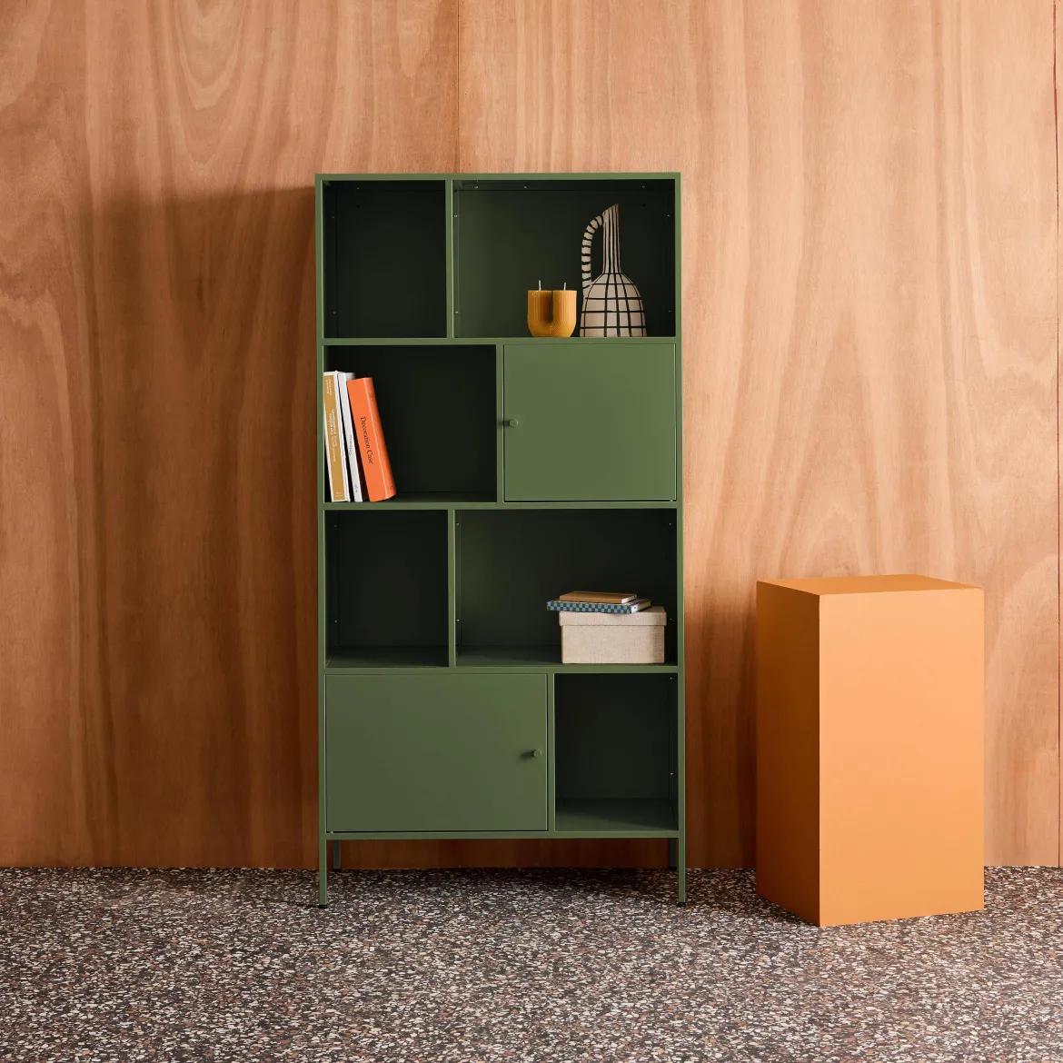 Credenza industriale in metallo con 8 scomparti