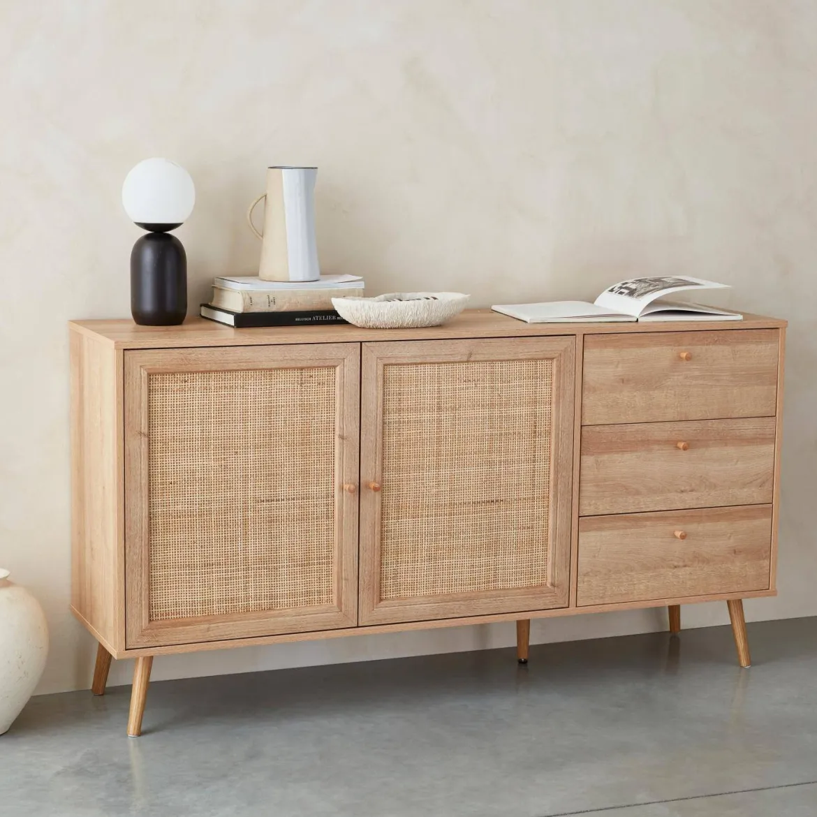 Credenza scandinava a 2 ante in canna, 150cm