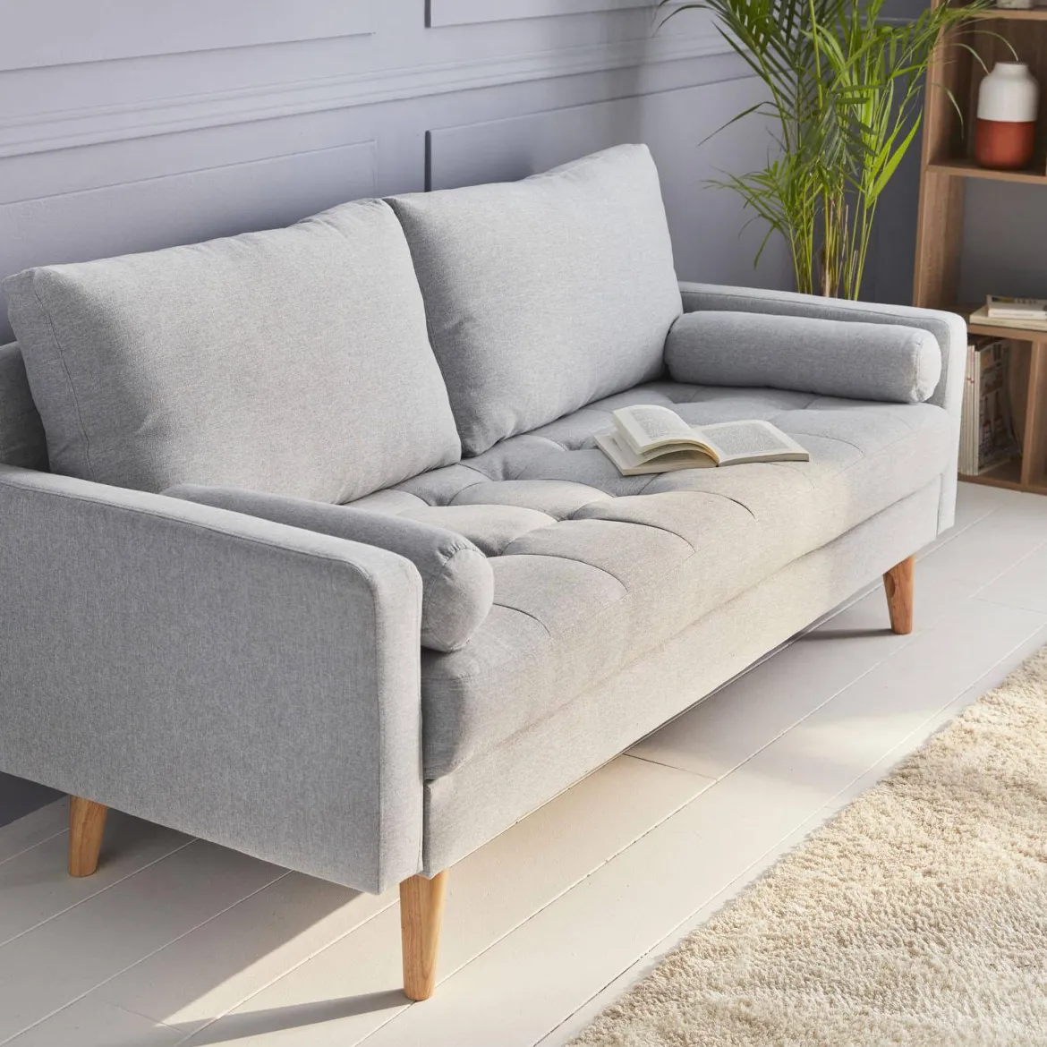Divano in stile scandinavo in tessuto semplice, 3 posti