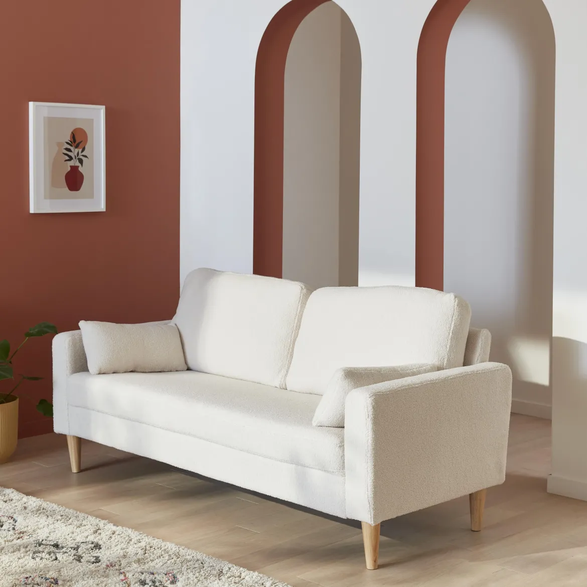 Divano stile scandinavo in legno e bouclé, 3 posti