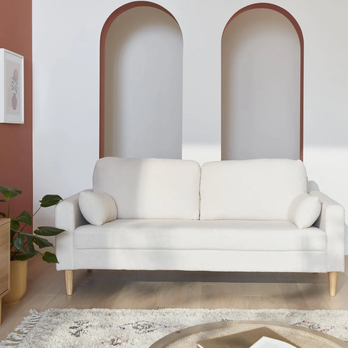 Divano stile scandinavo in legno e bouclé, 3 posti