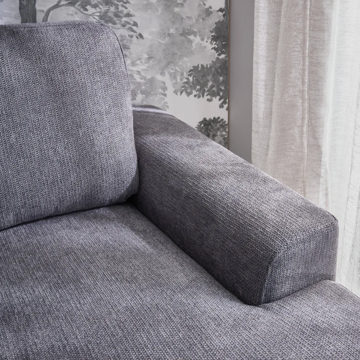 Divano angolare sinistro in tessuto e metallo, 3 posti
