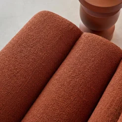 Divano modulare in bouclé testurizzato con poggiapiedi, 3 posti