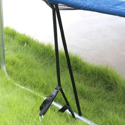 Kit di ancoraggio per trampolino