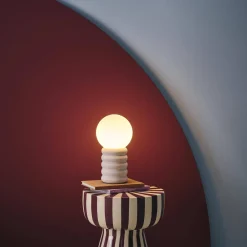 Lampada di ceramica maculata da interno