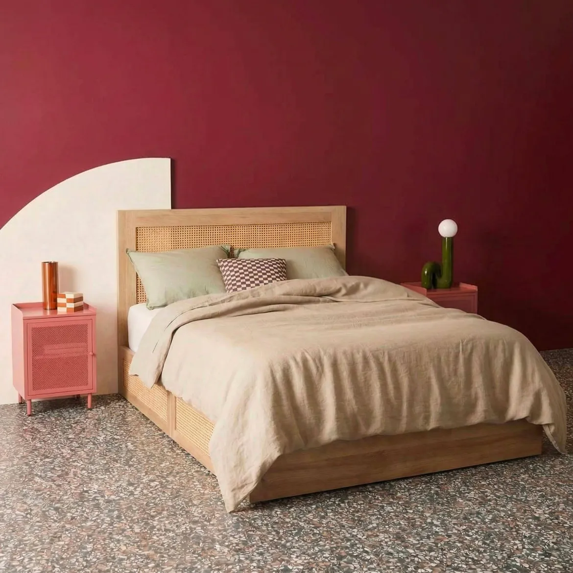 Letto bohemien con rete a doghe e testiera 160x200cm + 4 cassetti