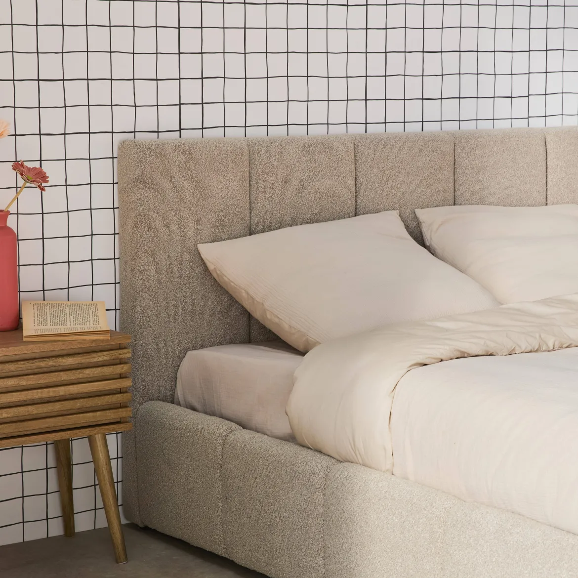 Letto contenitore con rete a doghe e testiera 160x200cm, bouclé