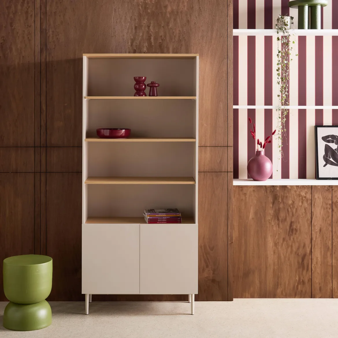 Libreria in metallo e decorazione in legno a 6 livelli