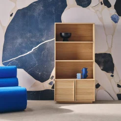 Libreria effetto legno con 2 ante a 5 livelli