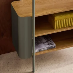 Libreria in metallo curvato e legno a 6 livelli