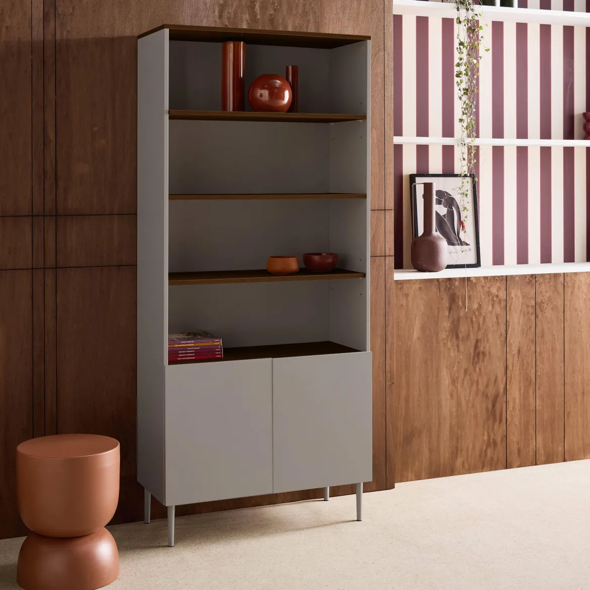 Libreria in metallo e decorazione in legno a 6 livelli