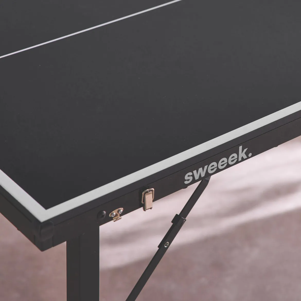 Mini tavolo da ping pong per interni pieghevole con 4 racchette e 6 palline, 150cm