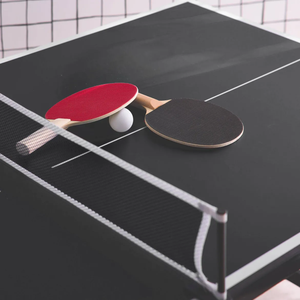 Mini tavolo da ping pong pieghevole per interni con 2 racchette e 3 palline, 150cm