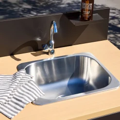 Modulo cucina da esterno in acciaio e decorazione in legno 1 lavello 2 ante 1 gancio, 80cm