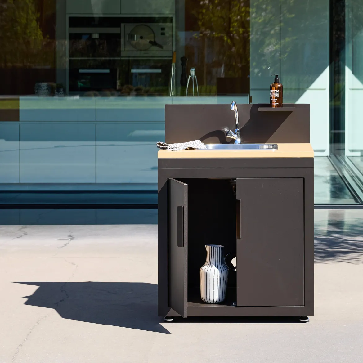 Modulo cucina da esterno in acciaio e decorazione in legno 1 lavello 2 ante 1 gancio, 80cm