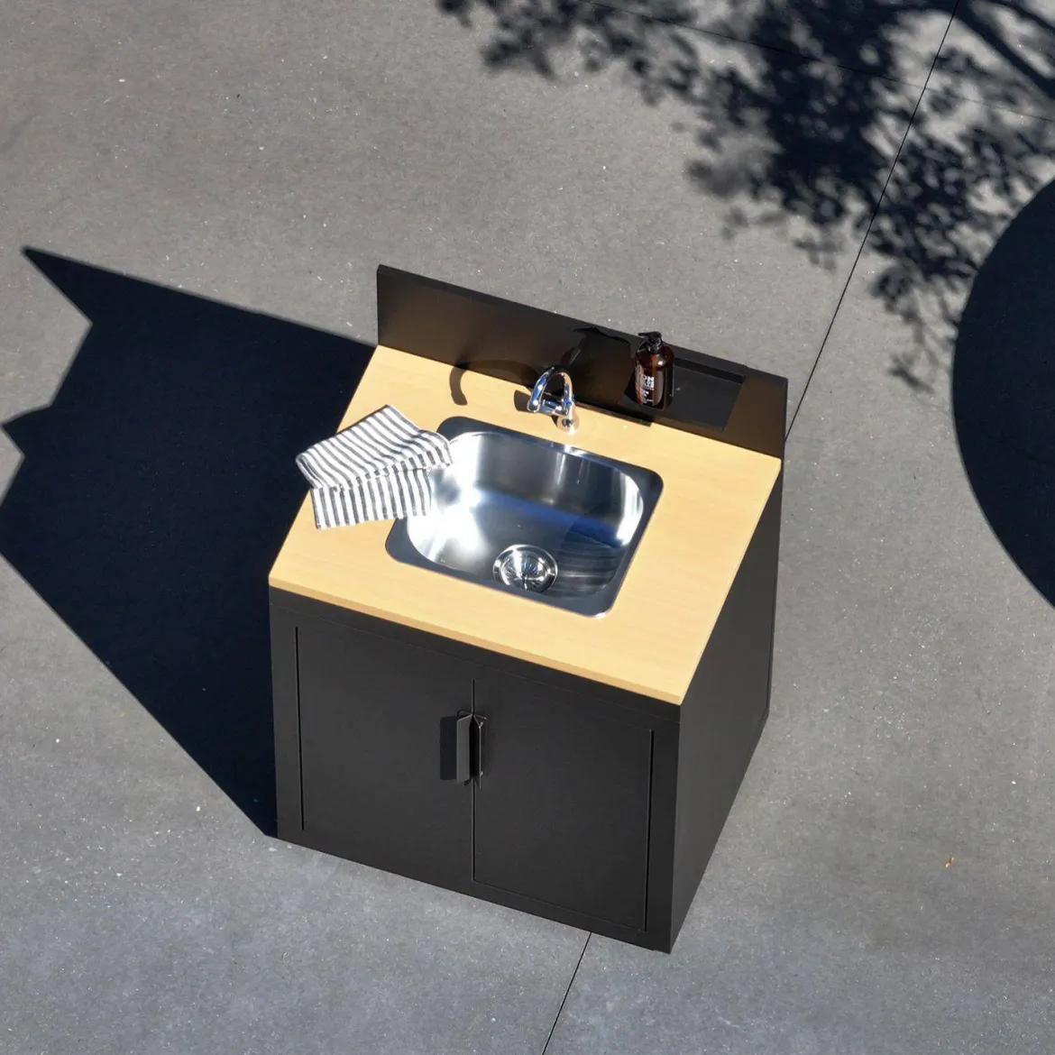 Modulo cucina da esterno in acciaio e decorazione in legno 1 lavello 2 ante 1 gancio, 80cm