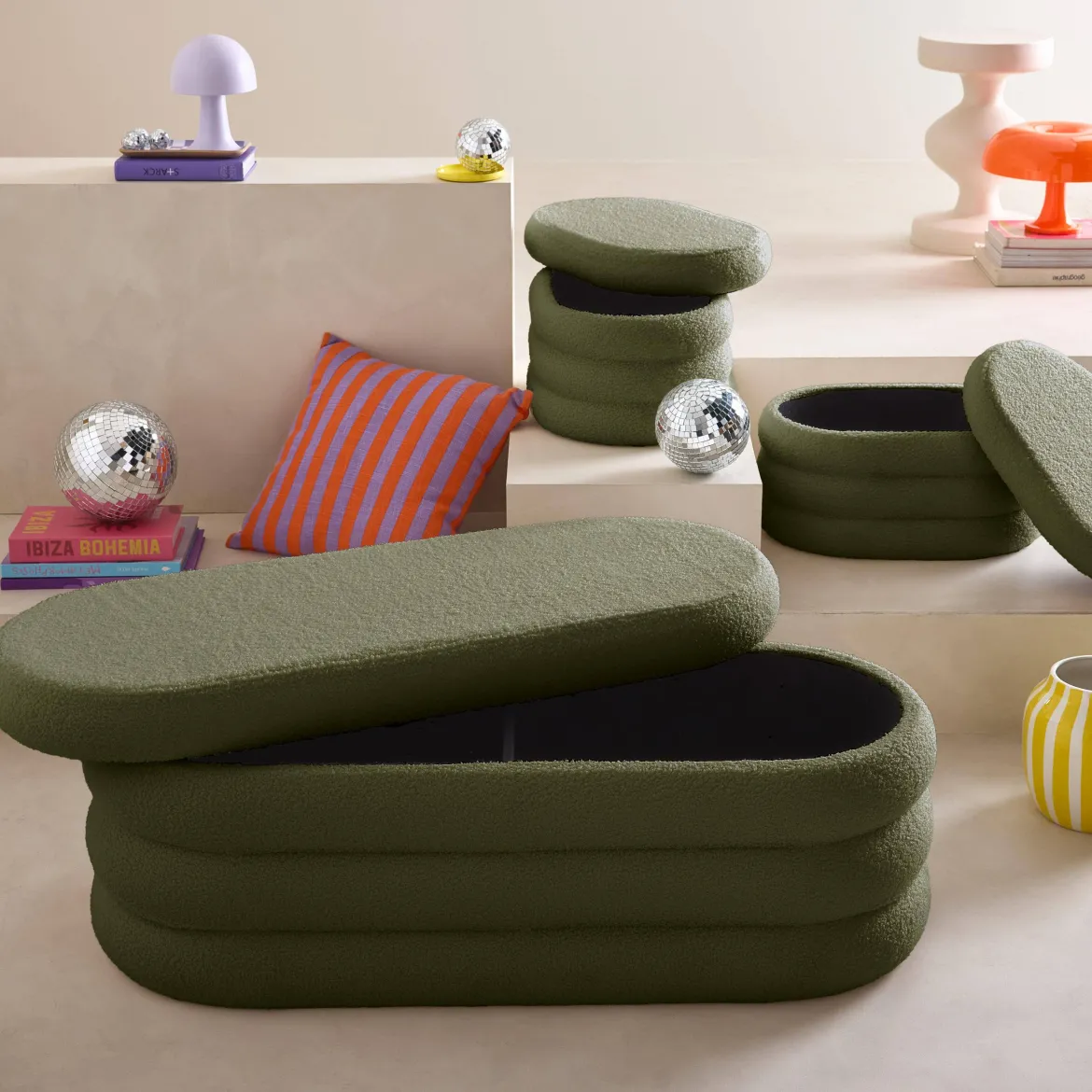 Panca contenitore con 2 pouf contenitori bouclé