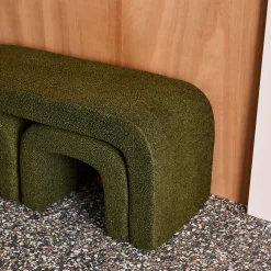 Panca e sgabelli impilabili bouclé