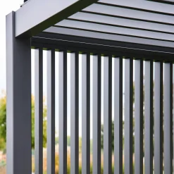 Pergola bioclimatica 3x4m in alluminio + 3 persiane verticali 1m