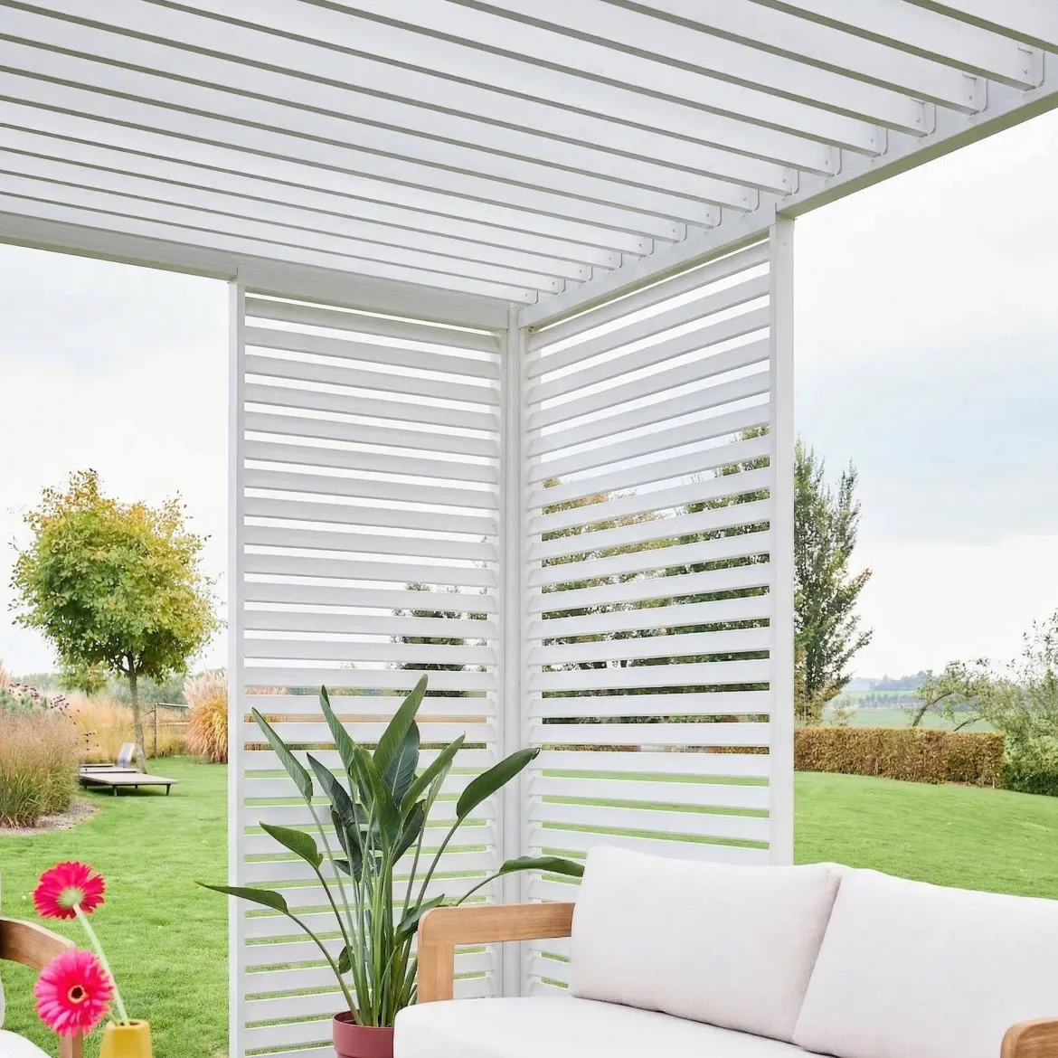 Pergola bioclimatica 3x4m in alluminio + 1 persiana 1m + 1 persiana 1.3m