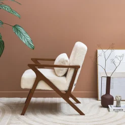 Poltrona scandinava in legno di hevea