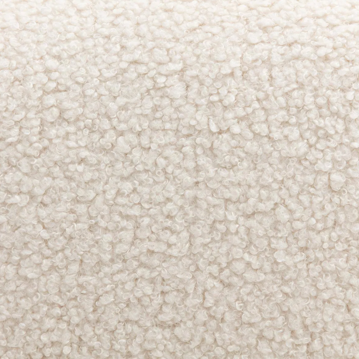 Poltrona scandinava in legno di hevea e bouclé