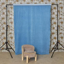 Poltrona vintage per bambini in tessuto ciniglia e legno di hevea