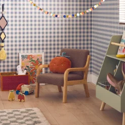 Poltrona scandinava per bambini in tessuto bouclé e legno