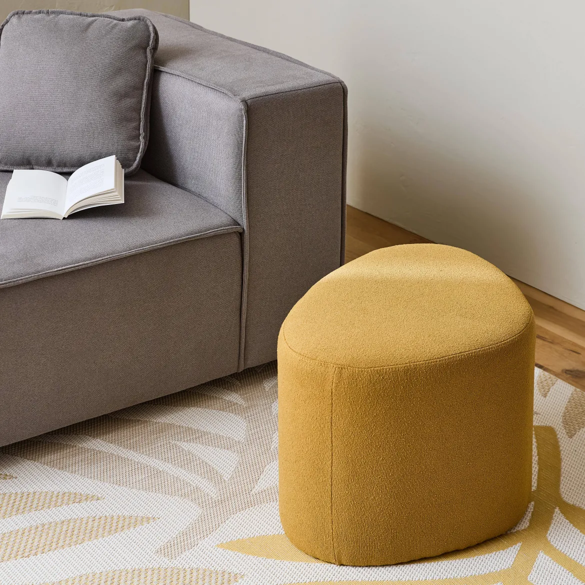 Pouf a forma di ciottolo in tessuto