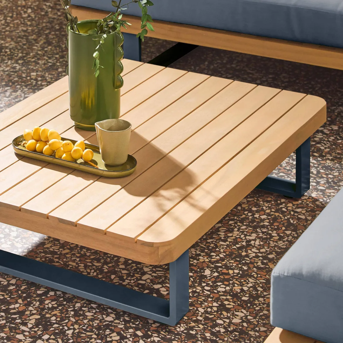 Salotto da giardino angolare in legno di acacia e alluminio, 5 posti
