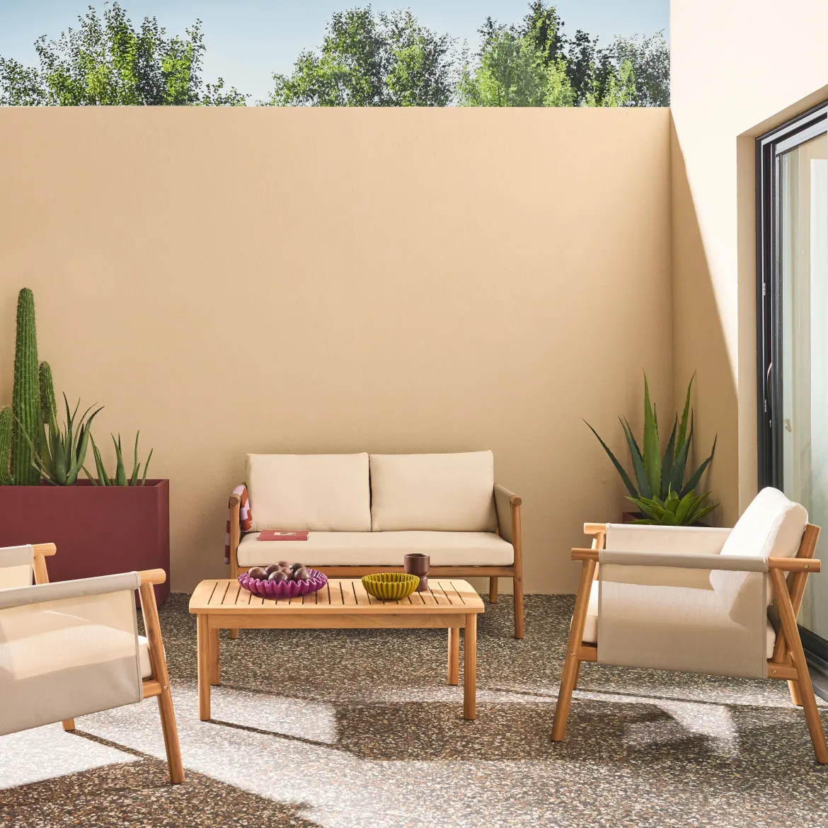 Salotto da giardino in legno di acacia e tessuto beige, 4 posti