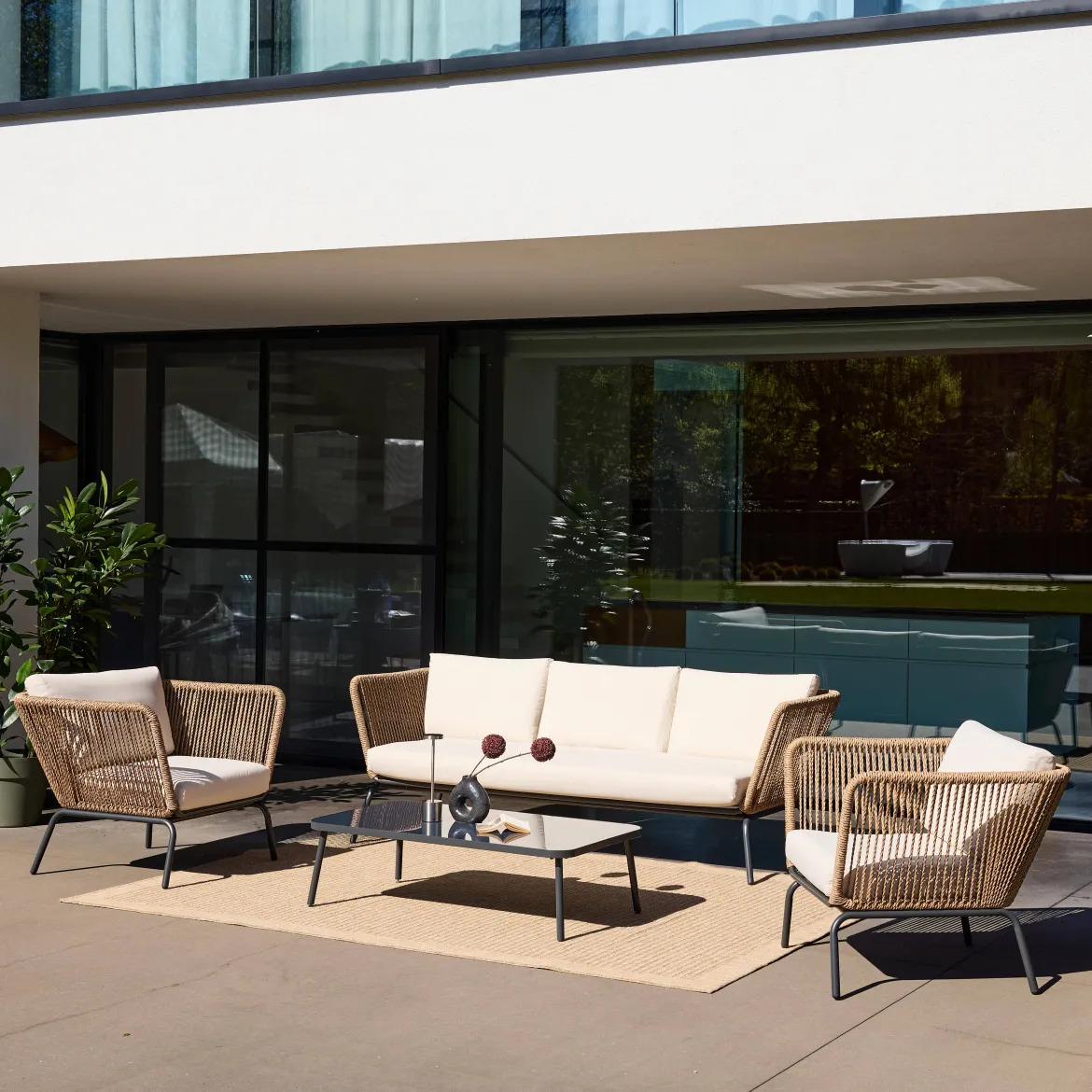 Salotto da giardino in resina intrecciata effetto rattan, 5 posti